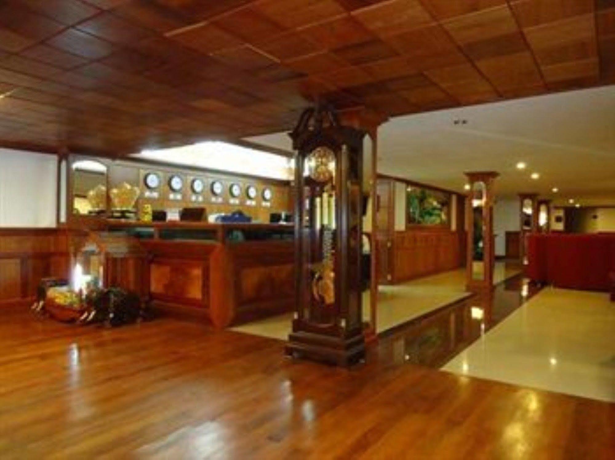 Wei Si Deng Hotel & Restaurant Phnom Penh Exterior photo