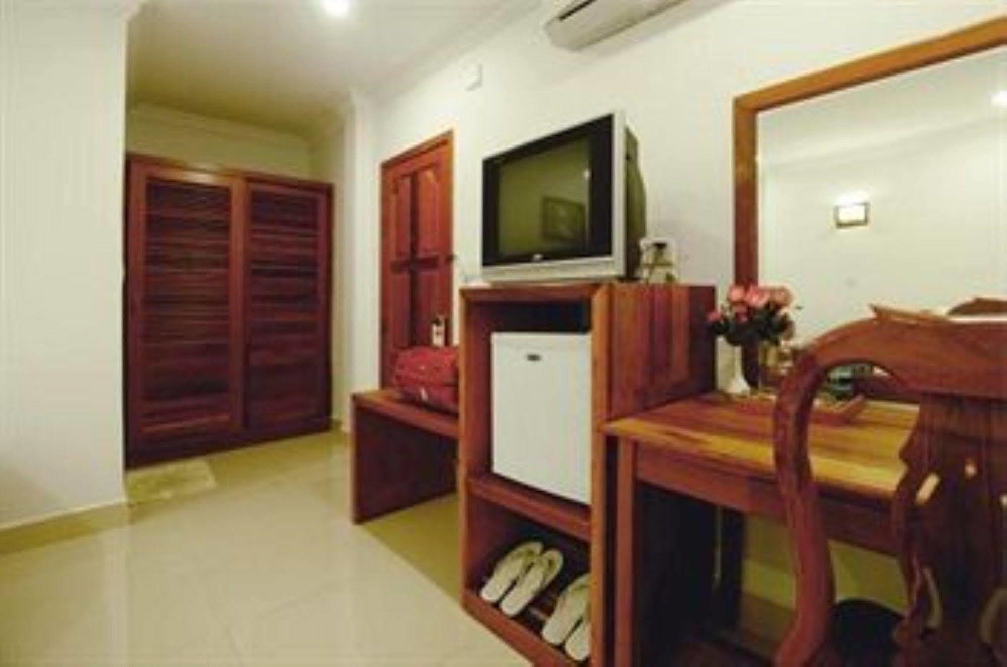 Wei Si Deng Hotel & Restaurant Phnom Penh Exterior photo