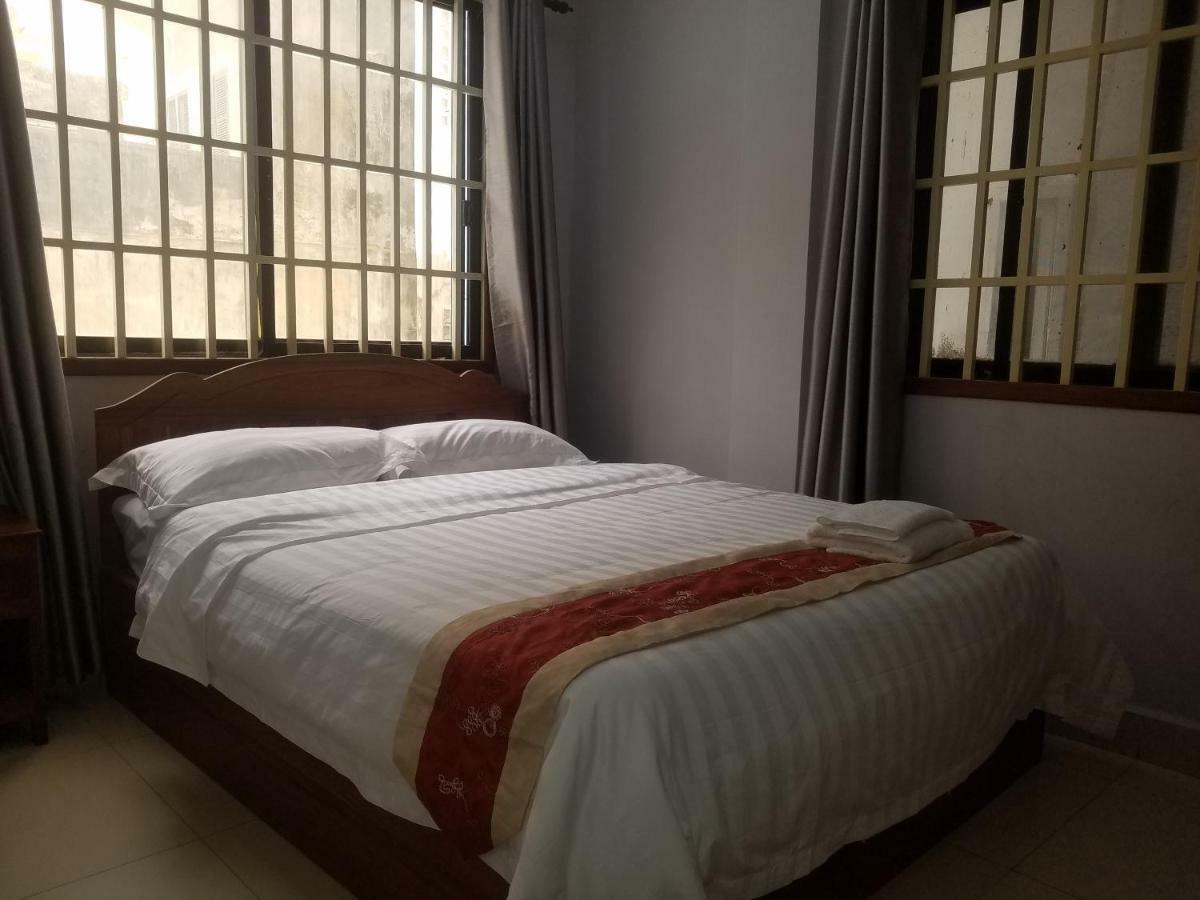 Wei Si Deng Hotel & Restaurant Phnom Penh Exterior photo
